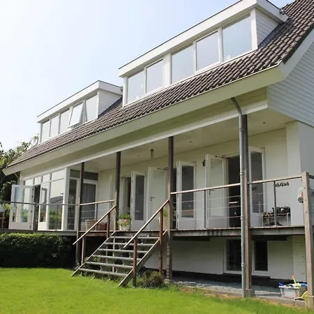 빌라 Comfortable On Island Between The Lakes