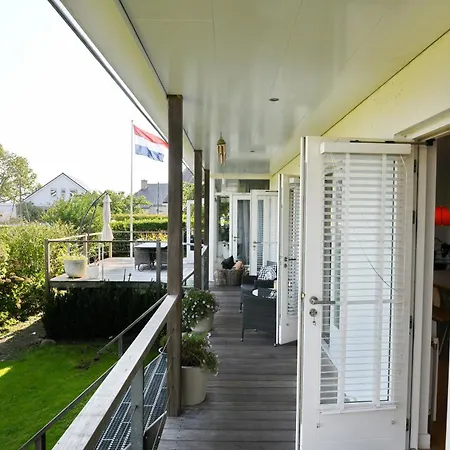 Comfortable On Island Between The Lakes Villa