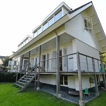 Comfortable On Island Between The Lakes Villa