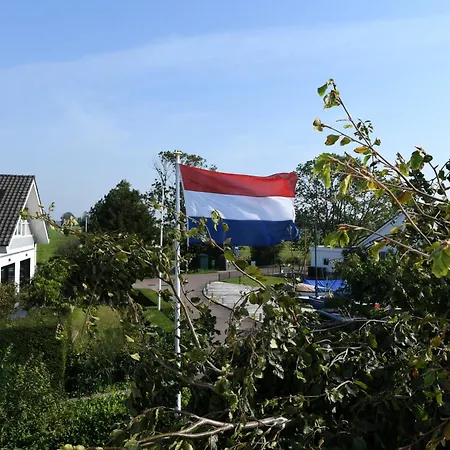 Villa Comfortable On Island Between The Lakes Kaag