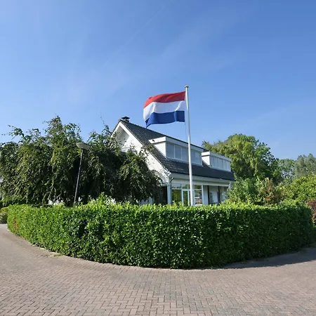 Comfortable On Island Between The Lakes Villa